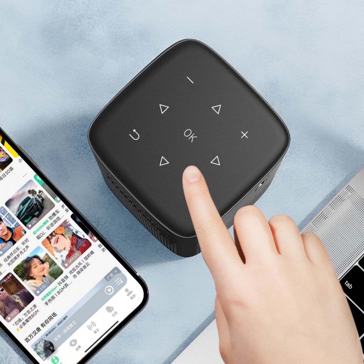 Miniproiector portabil cu baterie AERIUM P8000 DLP Wi-Fi Super Bass Miniproiector portabil cu baterie AERIUM P8000 DLP Wi-Fi Super Bass