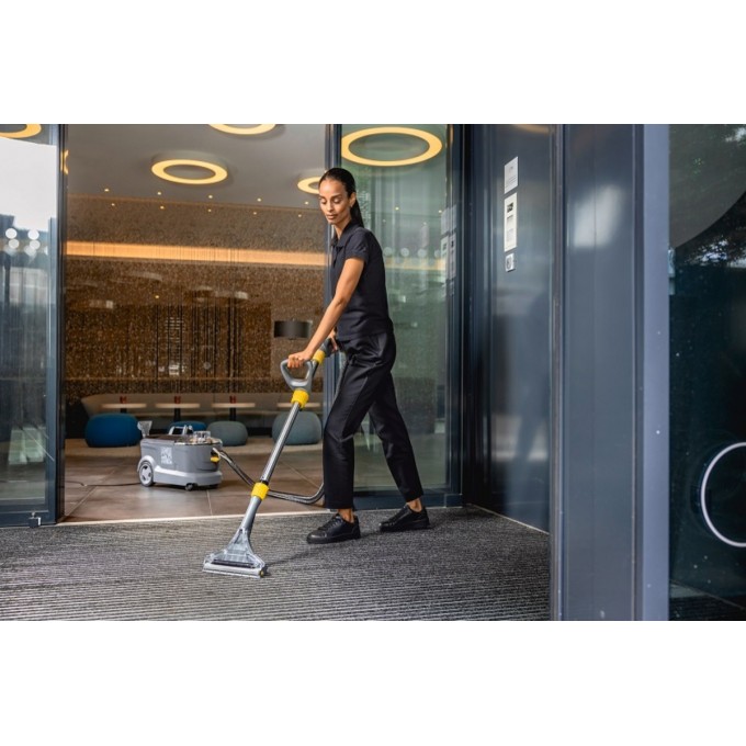 Aspirator pentru tapițerii KÄRCHER Puzzi 10/1 Aspirator pentru tapițerii KÄRCHER Puzzi 10/1