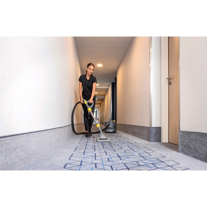 Aspirator pentru tapițerii KÄRCHER Puzzi 10/1 Aspirator pentru tapițerii KÄRCHER Puzzi 10/1